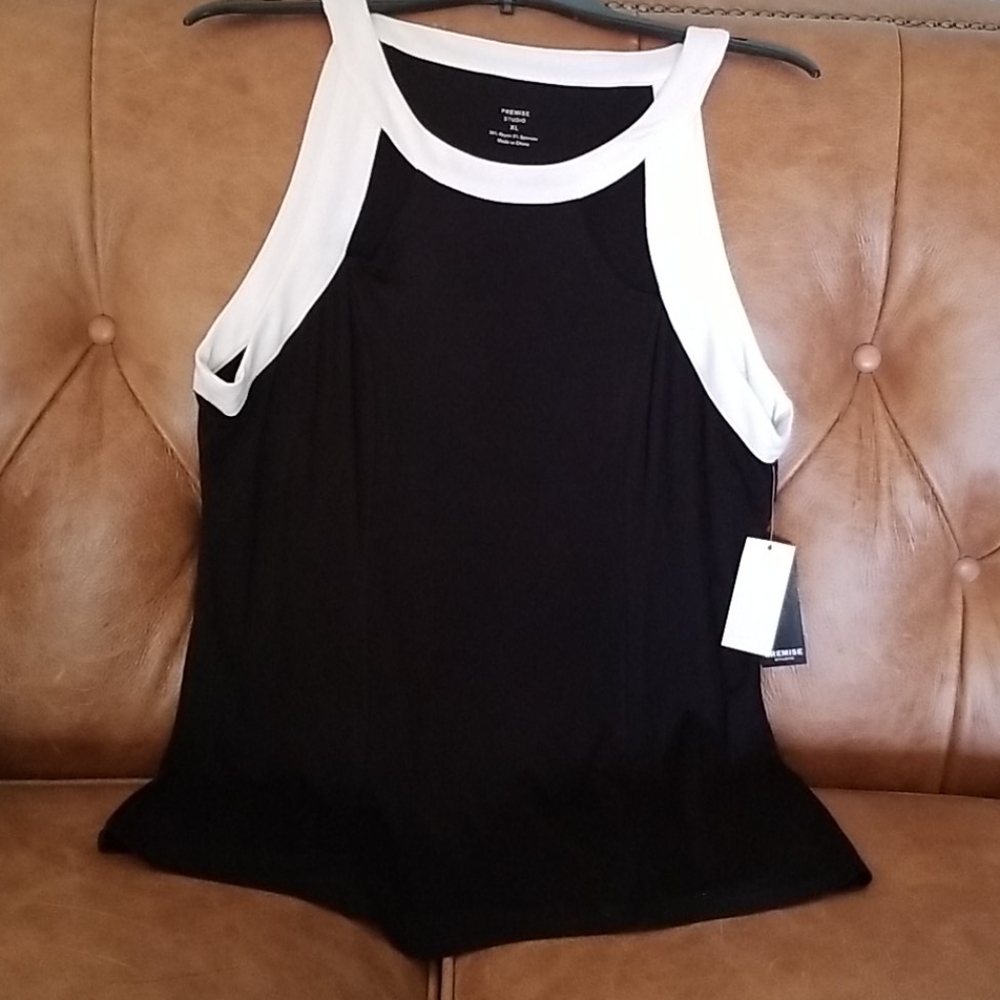 NWT- Premise Studio Top
